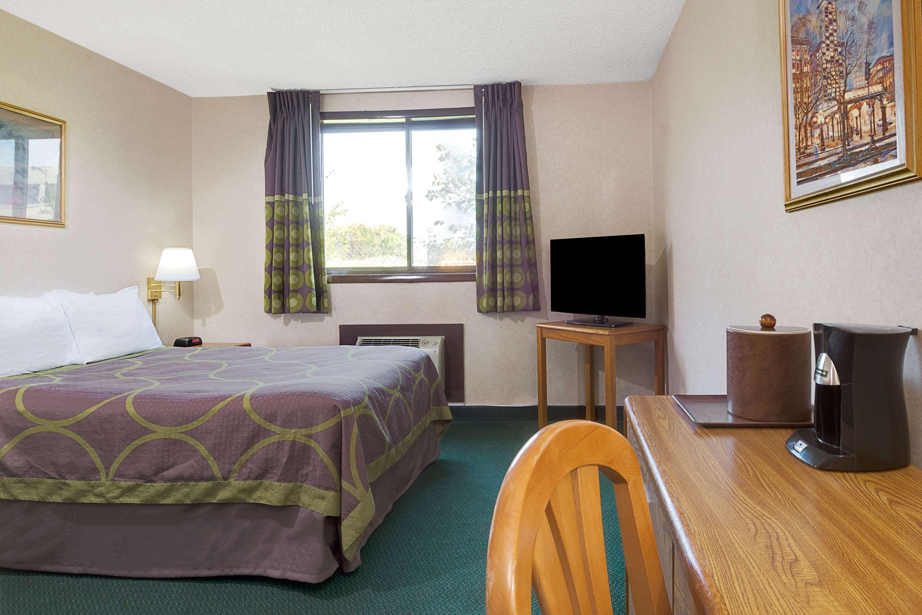 Super 8 By Wyndham Kenmore/Buffalo/Niagara Falls Area מראה חיצוני תמונה