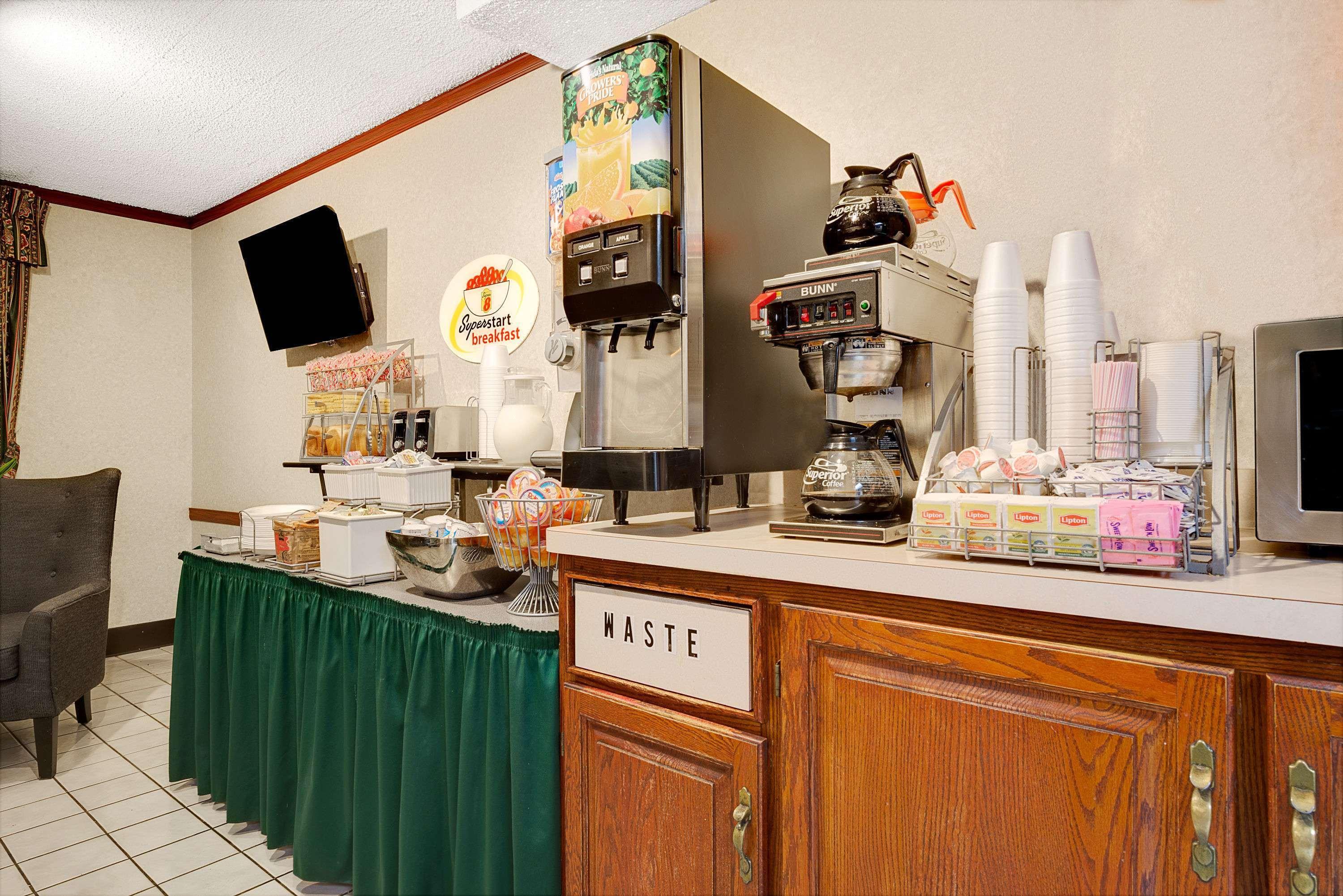 Super 8 By Wyndham Kenmore/Buffalo/Niagara Falls Area מראה חיצוני תמונה